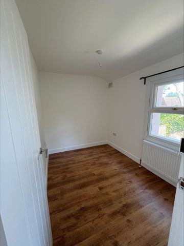 Tewson Road, London, SE18 - Photo 5