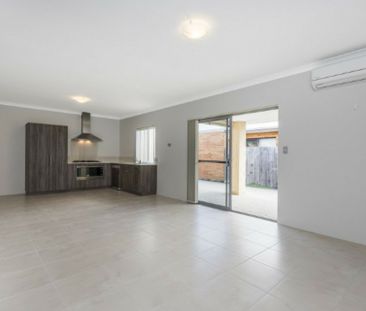 Perfectly Positioned Home Close to Parks, Schools & Waterfront. - Photo 1