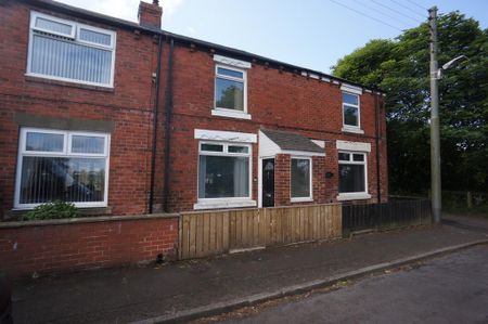 2 bedroom terraced house to rent - Photo 2