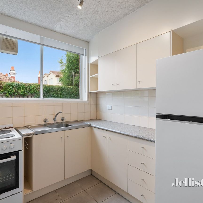 8/15 McKinley Avenue, Malvern - Photo 1
