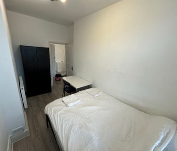 3 Bed Flat, Holland Road, BN3 - Photo 2