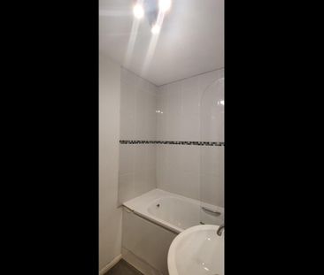 1 Bed Maisonette, Claverley Green, LU2 - Photo 3