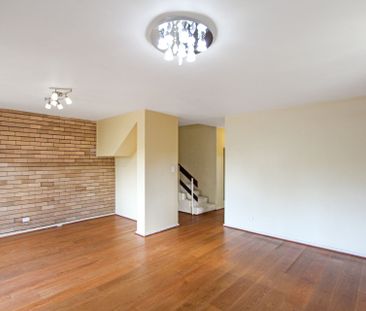 Well Maintained Townhouse with Convenience! Move in Now! - Photo 5