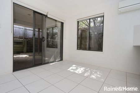 10 Hopman Way, Springfield Lakes, QLD 4300 - Photo 4