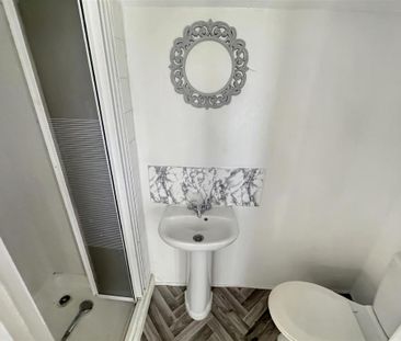 5 bedroom semi-detached house to rent - Photo 6