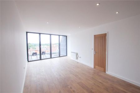 1 bedroom penthouse to rent - Photo 2