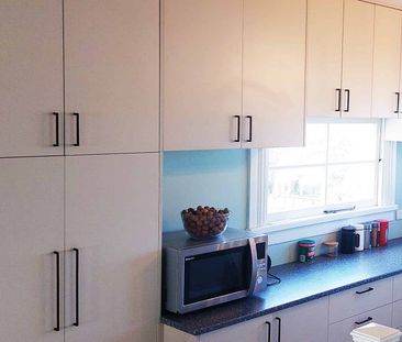 Spacious & Stylish - Photo 3