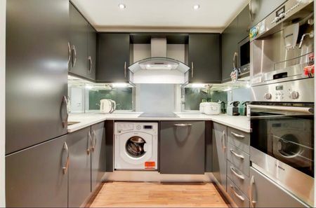 1 Bed Flat, Western Gateway, E16 - Photo 3
