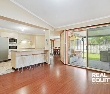23 Bundarra Crescent, Wattle Grove NSW 2173 - House For Rent | Domain - Photo 4