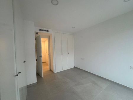 3 room luxury Flat for rent in Valencia, Spain - Photo 5