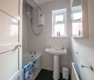 Perfectly located house on Coburn Street - Photo 4