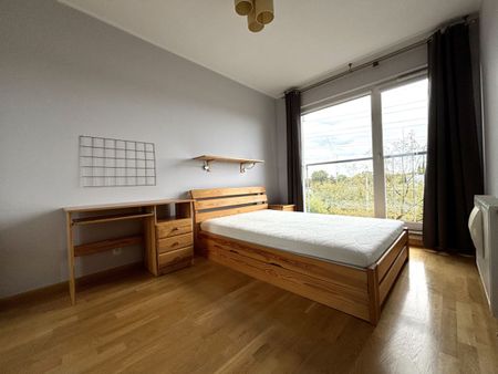 Apartamentowiec/Balkon/Metro - Zdjęcie 2