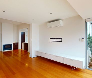 Fitzroy North Charm Meets Modern Ease - Photo 3