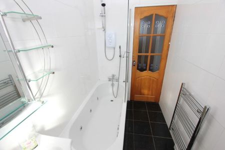 3 bedroom apartment to rent - Photo 2