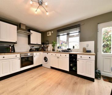 2 bedroom end of terrace house to rent - Photo 6