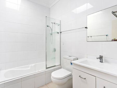 27 Kareena Road, Miranda NSW 2228 - House For Rent | Domain - Photo 5