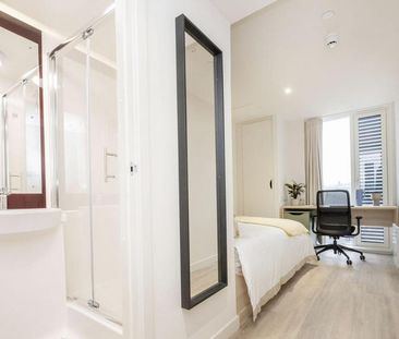 1 bedroom in a flat share to rent - Photo 6