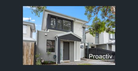 Modern living with private outdoor retreat - Photo 3