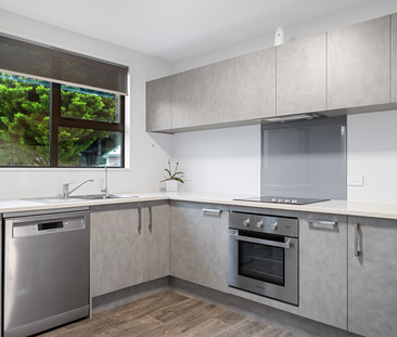 Modern Two Bedroom Unit - Photo 5