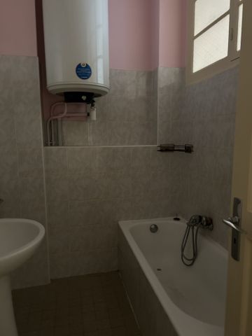 Location Appartement 4 pièces 82m² NICE 06000 - Photo 4