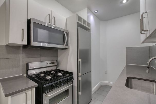 3710-3730 Queen Mary - Photo 1