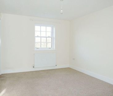 4 bedroom detached house to rent - Photo 4