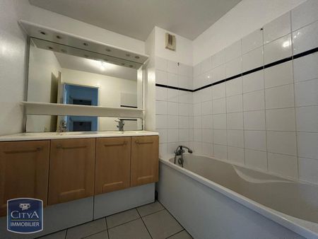 Location Appartement 4 pièces 78m² ROUBAIX 59100 - Photo 3