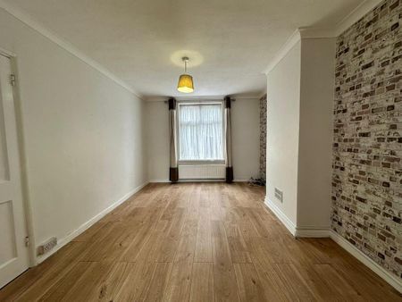 3 bedroom terraced house to rent - Photo 3