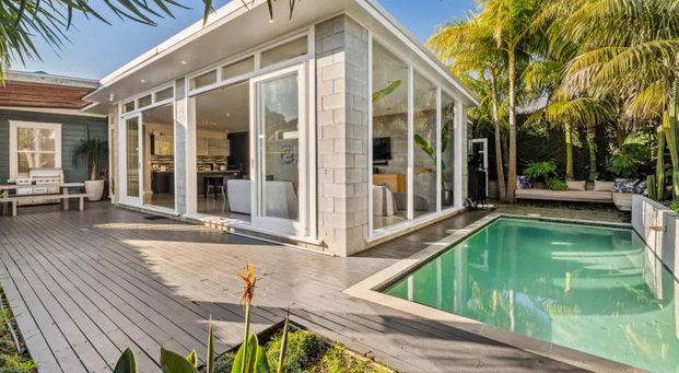 Modern Villa with Pool in Prime Ponsonby Location – Fully Furnished - Photo 1