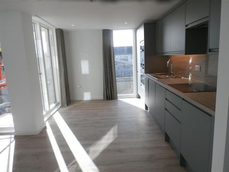 2 bedroom flat to rent - Photo 2