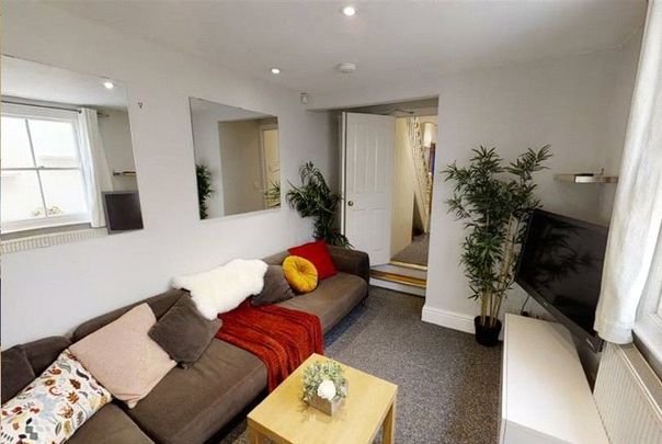 Student Properties to Let - Photo 1