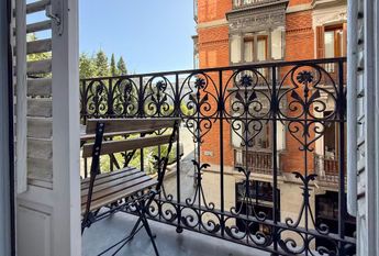 Calle de la Plaza, Madrid, Community of Madrid 28043