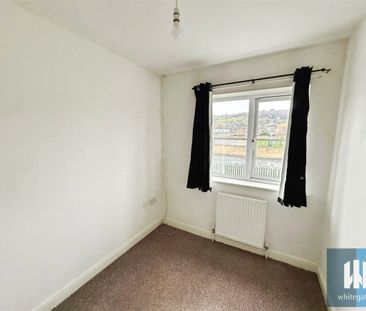 Old Earth, Elland, HX5 - Photo 4