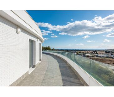 3 bedroom luxury penthouse for rent in Nueva Andalucia, Spain - Photo 2