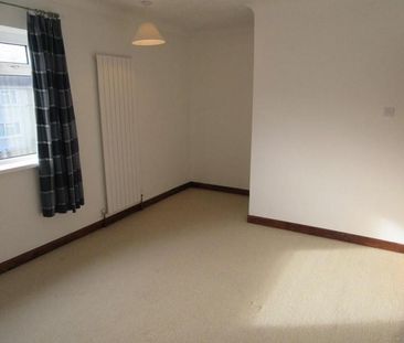 2 bedroom semi-detached house to rent - Photo 3