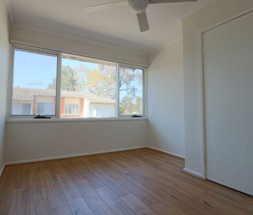 RENOVATED TOWNHOUSE - CLOSE TO ALL AMENITIES!!! - Photo 3