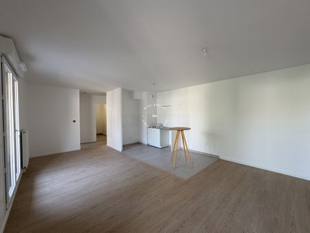 Appartement à louer, 3 pièces - Montfermeil 93370 - Photo 3