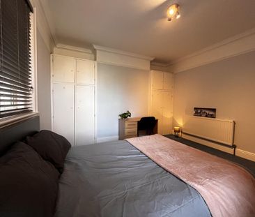 1 bedroom in a house share to rent - Photo 2