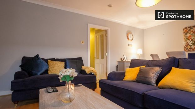 Quiet room for rent in 2-bedroom apartment in Donabate - Photo 1