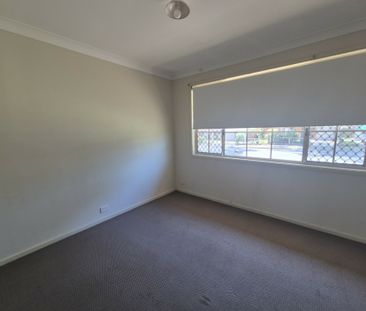 Beautiful 3 Bedroom Family Home in a convenient location!! - Photo 5