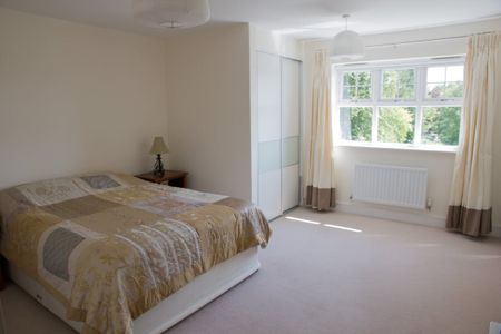 5 bedroom detached house to rent - Photo 5