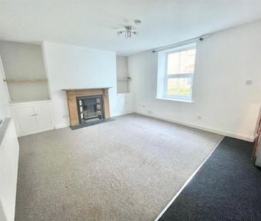 2 bedroom end of terrace house to rent - Photo 3