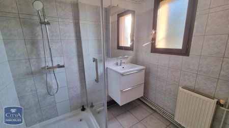 Location Appartement 3 pièces 82m² PONT DU CHATEAU 63430 - Photo 5