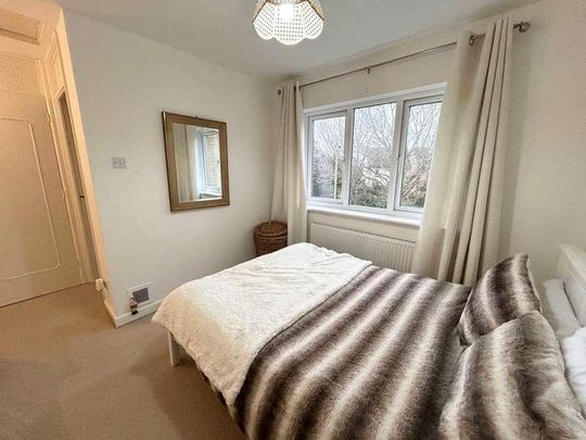 Glyndebourne Gardens, Banbury, OX16 - Photo 1