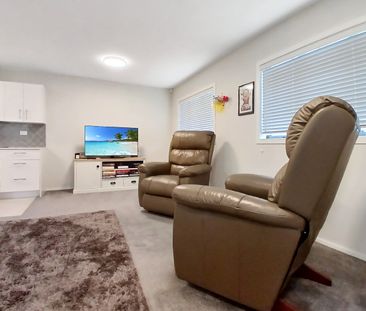 Modern two bedroom unit! - Photo 3