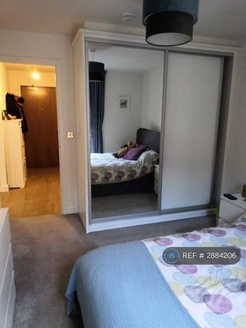 1 bedroom flat to rent - Photo 4