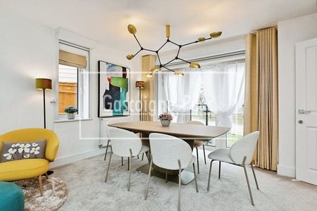 Mytchett, Camberley, GU16 - Photo 2