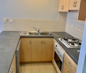 Resort-Style Ground Floor Apartment - Photo 6