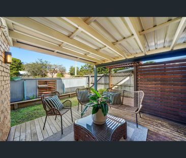 1/15 Gordon Street, Labrador, Qld 4215 - Photo 4