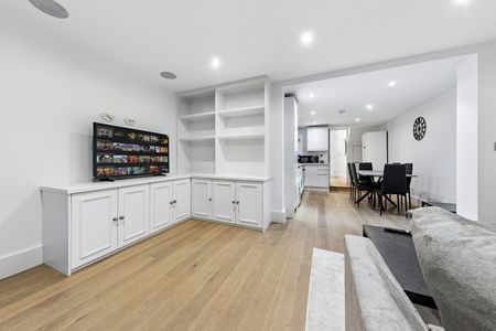 2 Bed Terraced House, Bramber Road, W14 - Photo 5